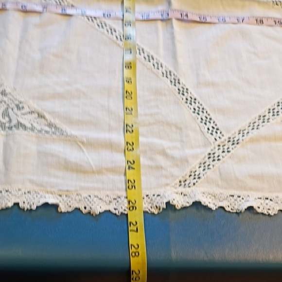 Vintage Classic White Lace Tablecloth Cottagecore Granny Chic Victorian